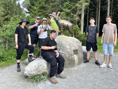 Tatkräftiger Einsatz auf 2240 Metern – Azubi-Projekt auf der Neuen Thüringer Hütte