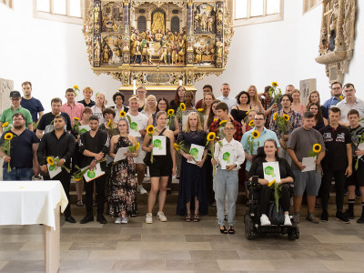 Zeugnisse gab's in der Kaufmannskirche